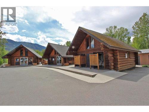 4 Eagle Lane, Lee Creek, BC 