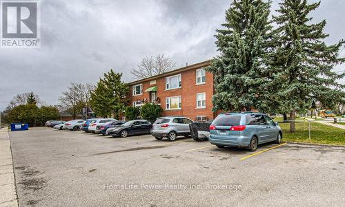 15 FLORAL CRESCENT  Kitchener, ON N2G 3B3