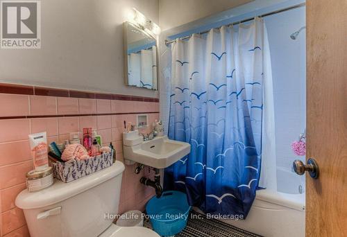 15 Floral Crescent, Kitchener, ON - Indoor Photo Showing Bathroom