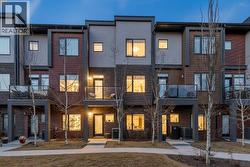 247 Greenbriar Common NW  Calgary, AB T3B 6J3