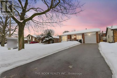 523 CHERRYHILL STREET  Oshawa (Donevan), ON L1H 7S1