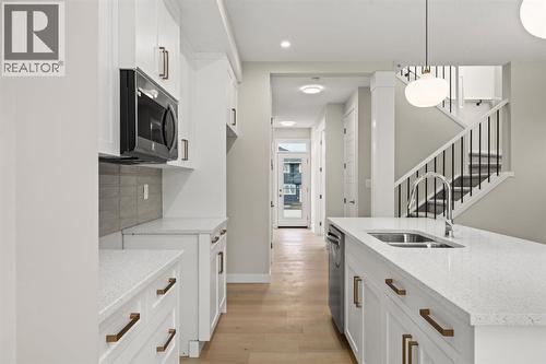 102 Sora Gardens Se, Calgary, AB 