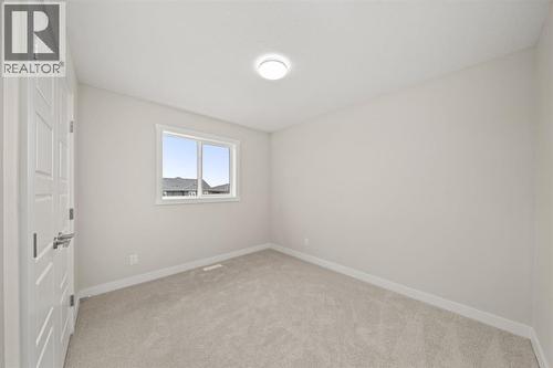 102 Sora Gardens Se, Calgary, AB 