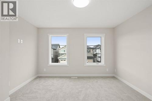 102 Sora Gardens Se, Calgary, AB 