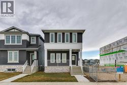479 Hotchkiss Manor SE  Calgary, AB T3S 0N3