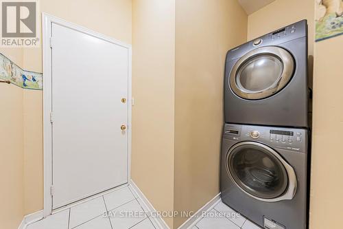 2524 Paula Court, Mississauga, ON - Indoor Photo Showing Laundry Room