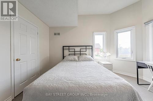 2524 Paula Court, Mississauga, ON - Indoor Photo Showing Bedroom