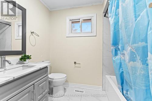 13 Linkdale Road, Brampton, ON - Indoor Photo Showing Bathroom