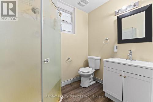 13 Linkdale Road, Brampton, ON - Indoor Photo Showing Bathroom