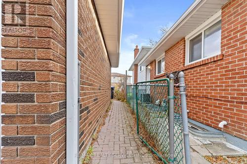 13 Linkdale Road, Brampton, ON - Outdoor With Exterior