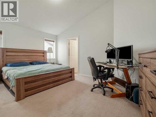47 Kodiak Boulevard N, Lethbridge, AB - Indoor Photo Showing Bedroom