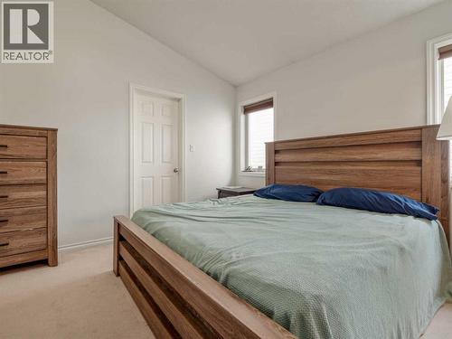 47 Kodiak Boulevard N, Lethbridge, AB - Indoor Photo Showing Bedroom