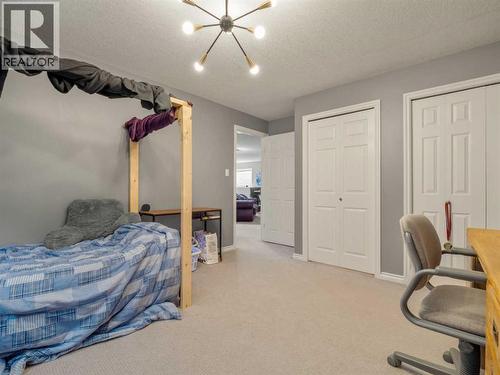 47 Kodiak Boulevard N, Lethbridge, AB - Indoor Photo Showing Bedroom