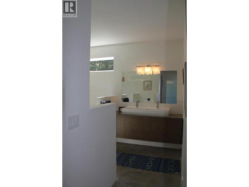 220 Sasquatch Trail, Osoyoos, BC - Indoor Photo Showing Bathroom