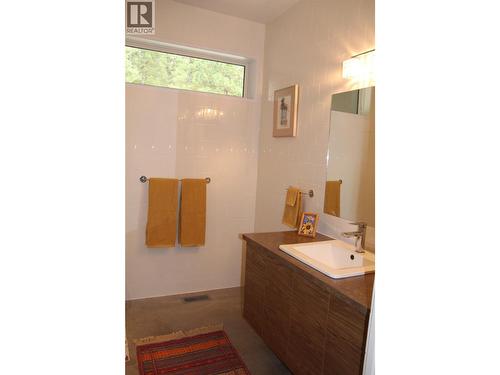 220 Sasquatch Trail, Osoyoos, BC - Indoor Photo Showing Bathroom
