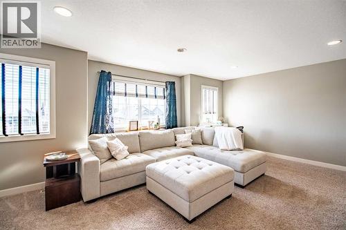 60 Vincent Close, Red Deer, AB - Indoor Photo Showing Living Room