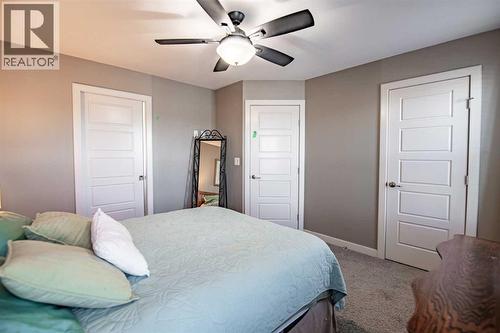 60 Vincent Close, Red Deer, AB - Indoor Photo Showing Bedroom