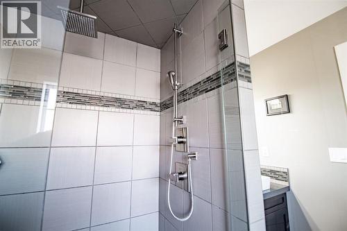 60 Vincent Close, Red Deer, AB - Indoor Photo Showing Bathroom