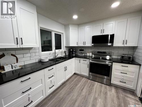 134 Stillwater Drive, Saskatoon, SK - Indoor Photo Showing Kitchen
