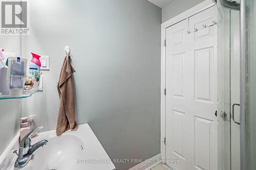 39 Holmes Avenue, Hamilton, ON - Indoor Photo Showing Bathroom