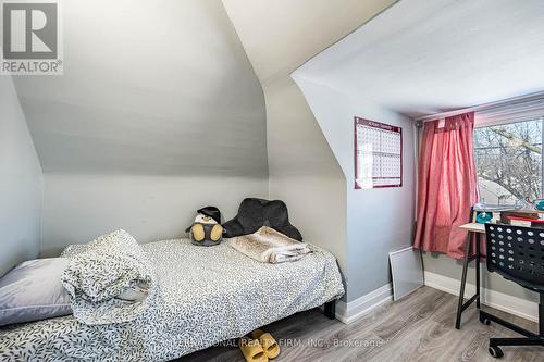 39 Holmes Avenue, Hamilton, ON - Indoor Photo Showing Bedroom