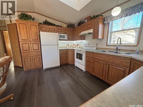 33 Cypress Mobile Home Park, Maple Creek, SK 