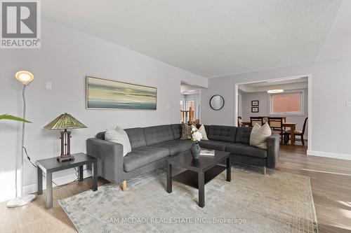 7214 Terragar Boulevard, Mississauga, ON - Indoor Photo Showing Living Room