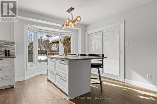 7214 Terragar Boulevard, Mississauga, ON - Indoor Photo Showing Kitchen
