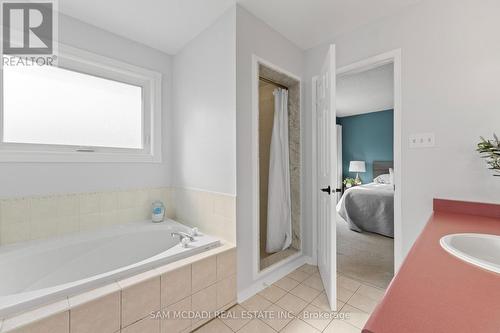 7214 Terragar Boulevard, Mississauga, ON - Indoor Photo Showing Bathroom