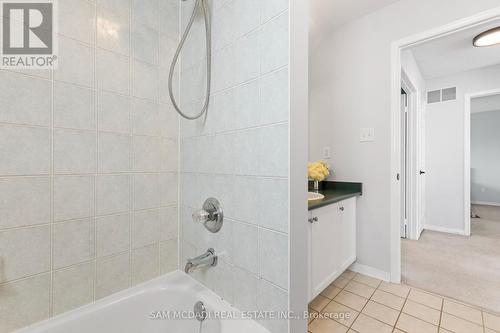 7214 Terragar Boulevard, Mississauga, ON - Indoor Photo Showing Bathroom