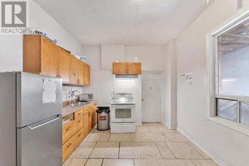 52 Cathcart Street, Hamilton, ON - Indoor Photo Showing Kitchen