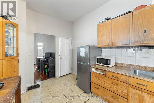 52 Cathcart Street, Hamilton, ON - Indoor Photo Showing Kitchen