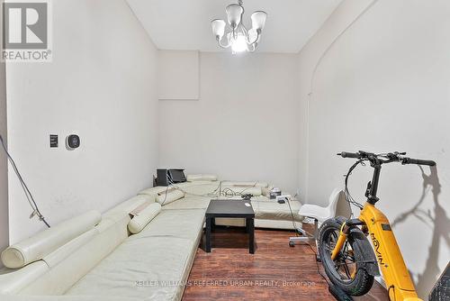 52 Cathcart Street, Hamilton, ON - Indoor Photo Showing Gym Room