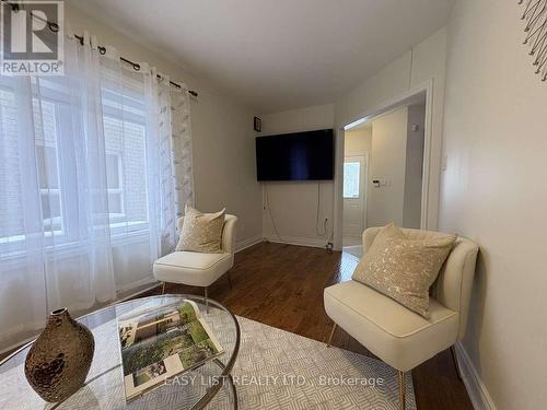 15 Coolspring Crescent, Caledon, ON - Indoor Photo Showing Living Room
