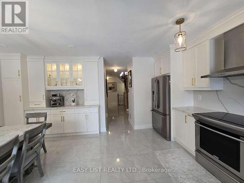 15 Coolspring Crescent, Caledon, ON - Indoor Photo Showing Kitchen