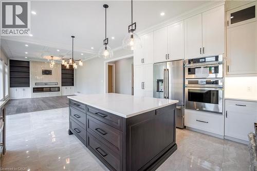 31 Bayside Court, Burlington, ON - Indoor Photo Showing Kitchen With Upgraded Kitchen
