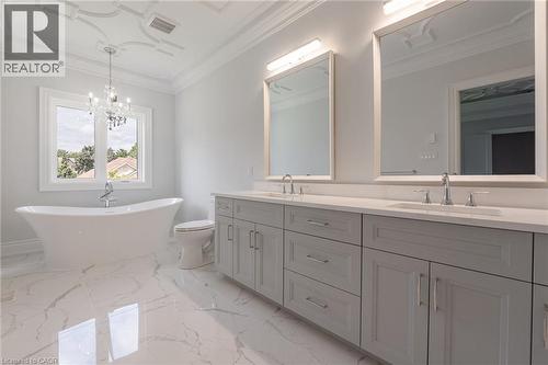 31 Bayside Court, Burlington, ON - Indoor Photo Showing Bathroom