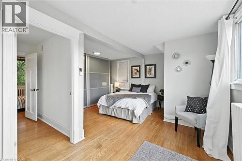 1047 Main Street E, Hamilton, ON - Indoor Photo Showing Bedroom
