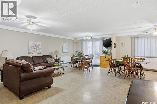 401 4045 Rae Street, Regina, SK - Indoor Photo Showing Living Room