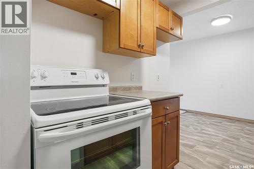 401 4045 Rae Street, Regina, SK - Indoor Photo Showing Kitchen