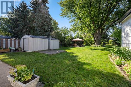 401 Mohawk Road W, Hamilton, ON - Outdoor With Backyard