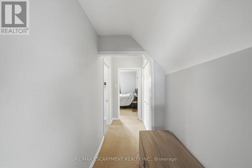 14 Newlands Avenue, Hamilton, ON - Indoor Photo Showing Other Room