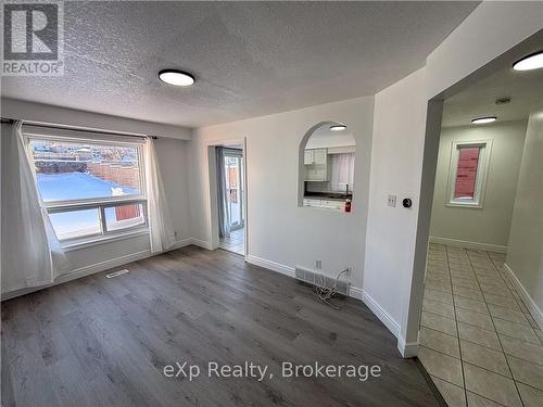 303 Bankside Drive, Kitchener, ON - Indoor Photo Showing Other Room