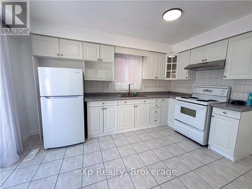 303 Bankside Drive, Kitchener, ON - Indoor Photo Showing Kitchen