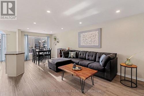 322 Selene Way, Ottawa, ON - Indoor Photo Showing Living Room