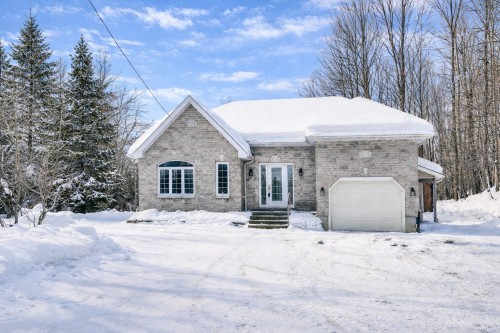 72 Rue de Bouchette  Cantley, QC J8V 3L8