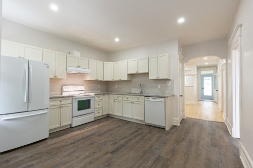 Kitchen - 5968 Rue D'Aragon, Montréal (Le Sud-Ouest), QC - Indoor Photo Showing Kitchen