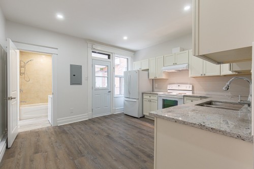 Kitchen - 5968 Rue D'Aragon, Montréal (Le Sud-Ouest), QC - Indoor Photo Showing Kitchen With Double Sink