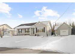 33 Raphael ST  Dieppe, NB E1A 8S3