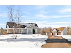 15 Oak Farm ST  Irishtown, NB E1H 0C3